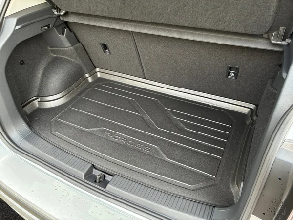 VOLKSWAGEN T-Cross (2026) — foto 3 van 12