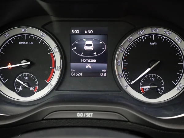 SKODA Karoq (2021) — foto 5 van 19