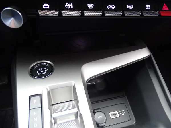 Peugeot 408 (2025) — foto 16 van 25