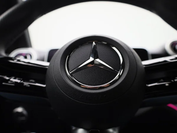 Mercedes-Benz GLC (2025) — foto 24 van 52