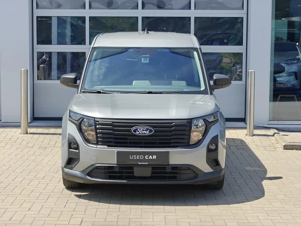 Ford Tourneo Courier (2025) — foto 11 van 18