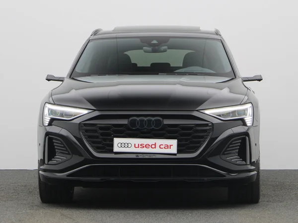 AUDI Q8 e-tron Sportback (2024) — foto 21 van 25