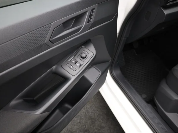 VOLKSWAGEN Caddy Maxi (2024) — foto 5 van 16