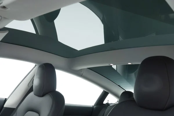 Tesla Model 3 (2023) — foto 21 van 83