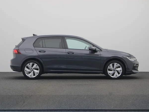 VOLKSWAGEN Golf VIII (2024) — foto 18 van 20