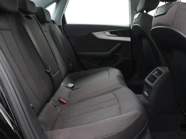 AUDI A4 (2022) — foto 13 van 28