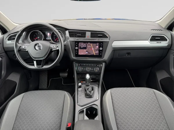 VOLKSWAGEN Tiguan (2018) — foto 19 van 24