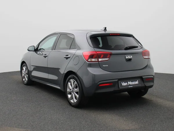 Kia Rio (2023) — foto 12 van 37