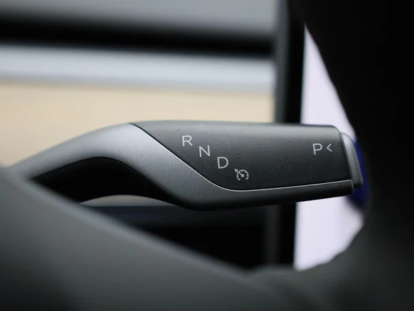 Tesla Model Y (2023) — foto 30 van 52