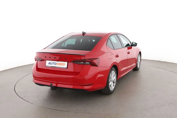 Skoda Octavia (2022) — foto 12 van 16