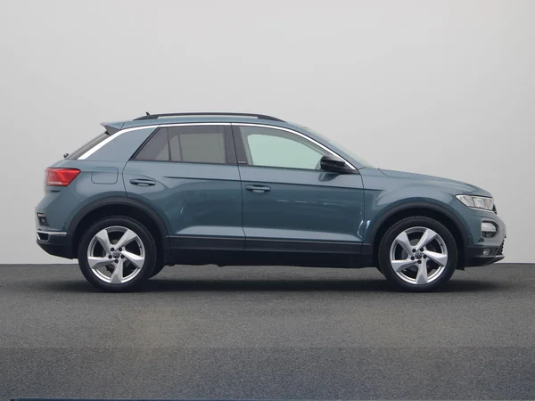 VOLKSWAGEN T-Roc (2019) — foto 16 van 20