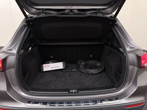MERCEDES GLA 250 (2022) — foto 8 van 34