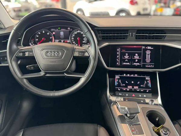 Audi A6 Avant (2019) — foto 16 van 17