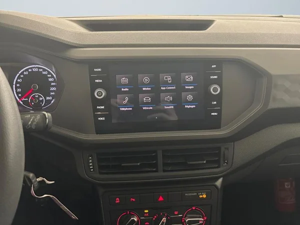 VOLKSWAGEN T-Cross (2020) — foto 7 van 17