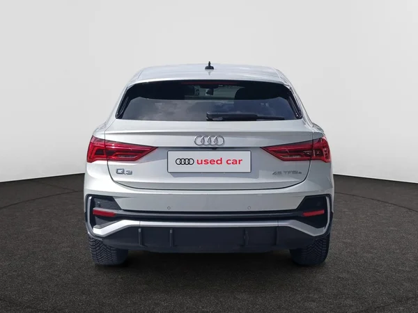 AUDI Q3 Sportback PHEV (2023) — foto 16 van 21
