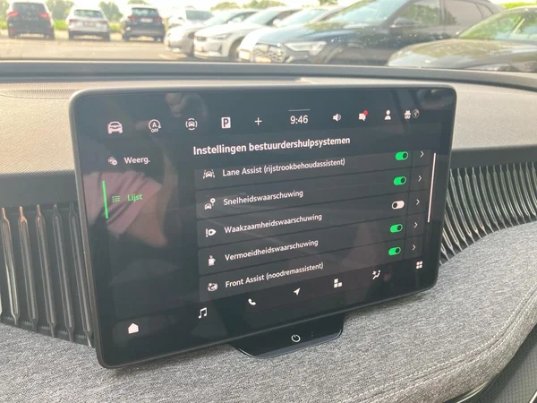 SKODA Superb Combi (2025) — foto 17 van 25