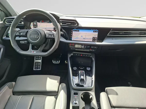 AUDI A3 Allstreet (2025) — foto 2 van 24