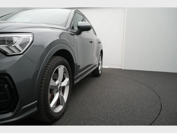 AUDI Q3 (2022) — foto 3 van 32