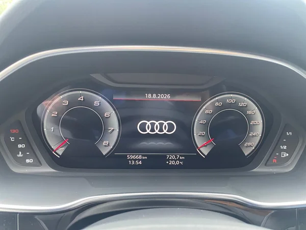 AUDI Q3 Sportback (2024) — foto 6 van 21