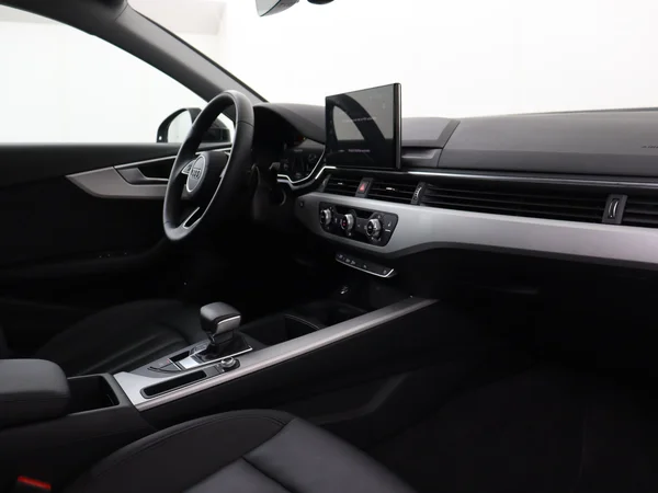 AUDI A4 (2024) — foto 3 van 29