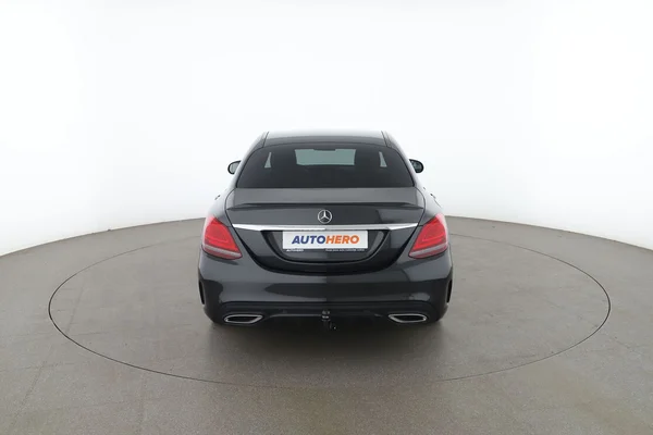 Mercedes-Benz C-Klasse (2021) — foto 11 van 16