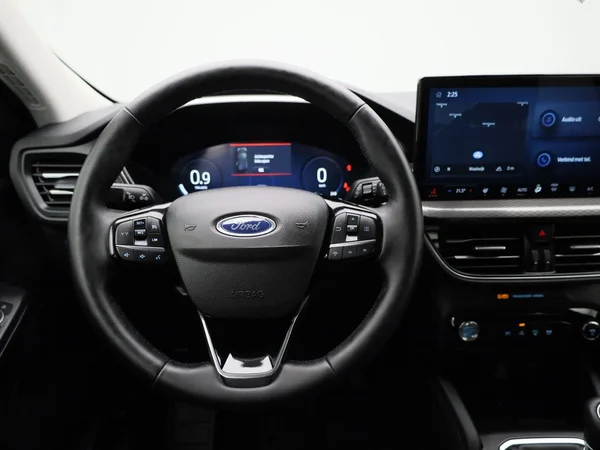 Ford Kuga (2025) — foto 36 van 38