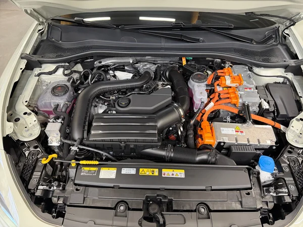 CUPRA Leon ST e-Hybrid (PHEV) (2026) — foto 6 van 24