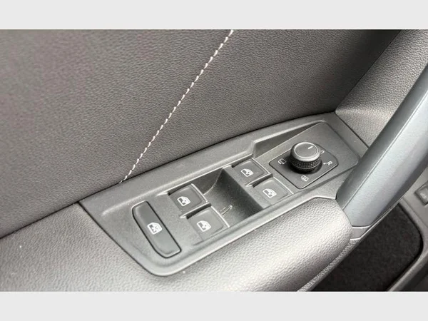 Volkswagen Tiguan (2021) — foto 6 van 27