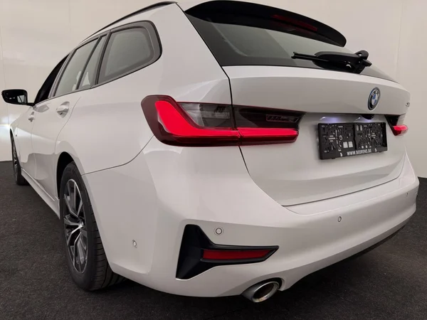BMW 320 (2022) — foto 19 van 27