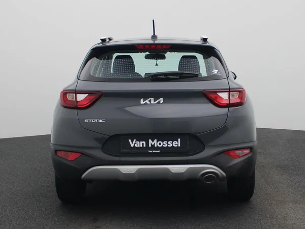 Kia Stonic (2023) — foto 32 van 35