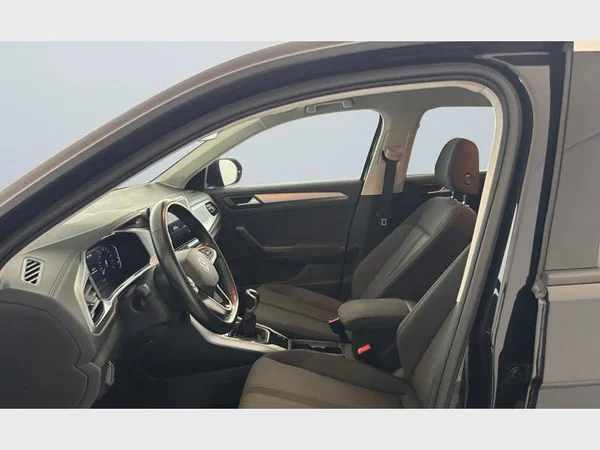 Volkswagen T-Roc (2023) — foto 3 van 23