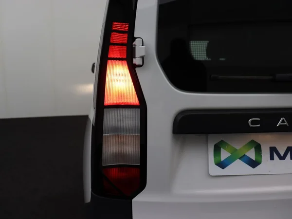 VOLKSWAGEN Caddy Maxi Cargo (2025) — foto 5 van 18