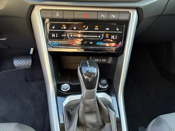 VOLKSWAGEN T-Roc (2026) — foto 14 van 24