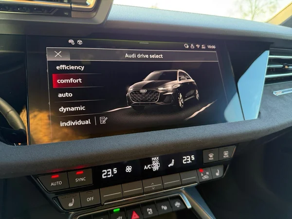 AUDI A3 Sportback PHEV (2026) — foto 11 van 14