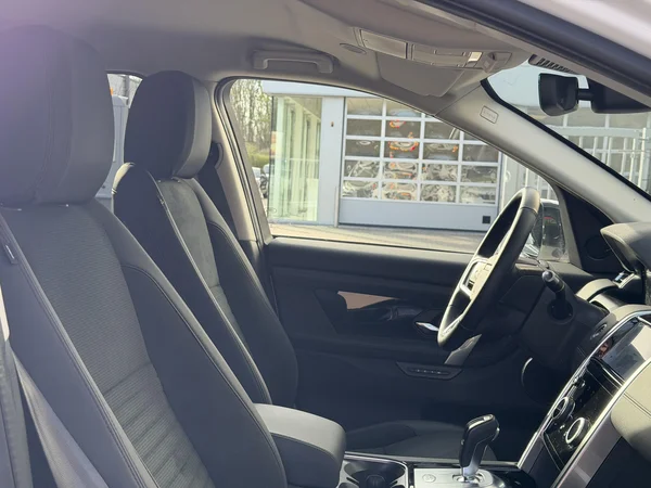 Land Rover Discovery Sport (2021) — foto 2 van 25