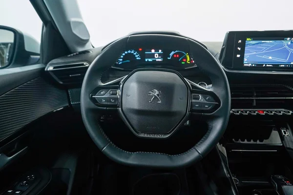 Peugeot E-208 (2021) — foto 8 van 51