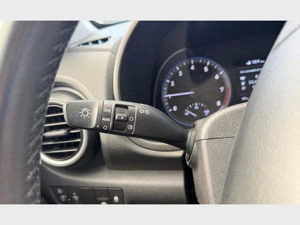 Hyundai KONA (2018) — foto 17 van 29