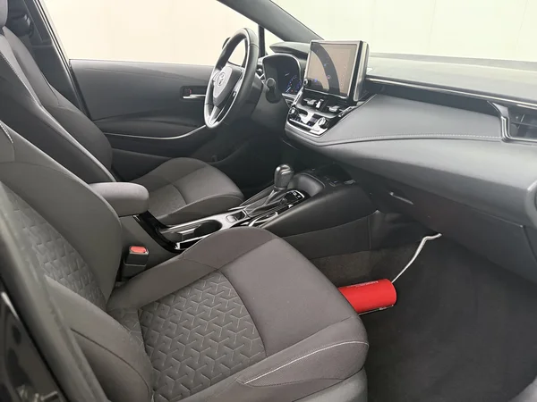 TOYOTA Corolla (2023) — foto 3 van 26