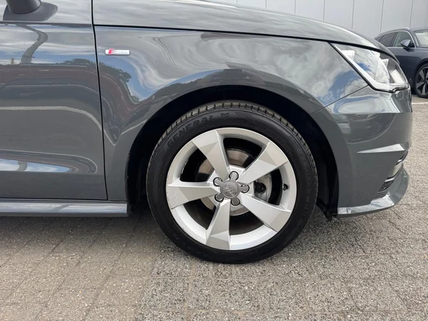 AUDI A1 Sportback (2016) — foto 17 van 24
