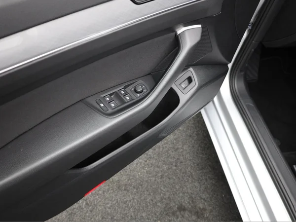 VOLKSWAGEN Passat Variant Dsl (2020) — foto 6 van 23