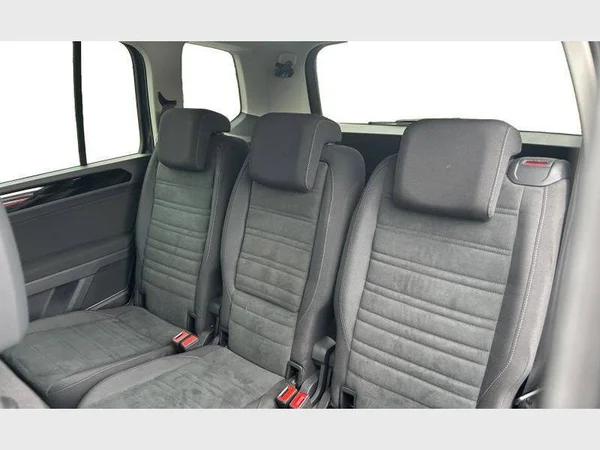 Volkswagen TOURAN (2024) — foto 2 van 29