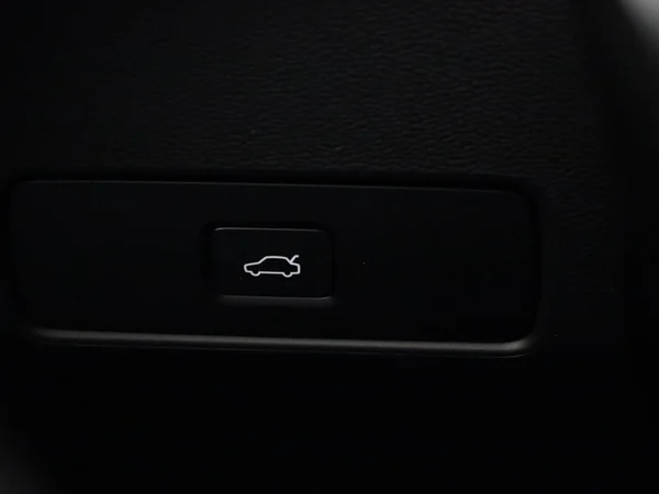 Volvo C40 (2023) — foto 17 van 47