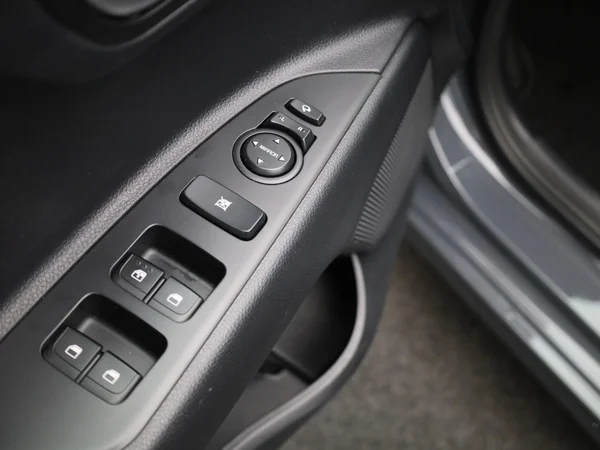 Kia Rio (2023) — foto 19 van 37
