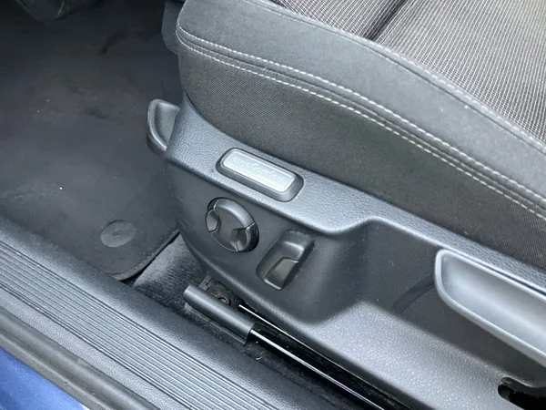 VOLKSWAGEN Passat SW (2015) — foto 2 van 23