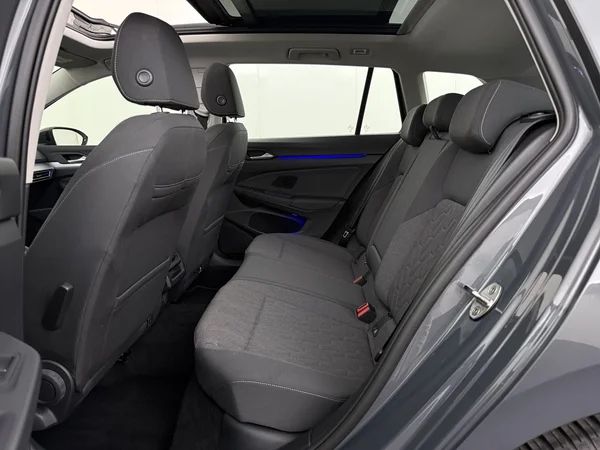VOLKSWAGEN Golf Variant (2025) — foto 5 van 30