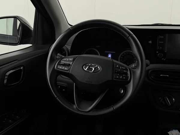 HYUNDAI i10 (2022) — foto 13 van 24