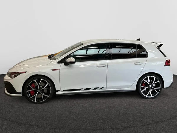 VOLKSWAGEN Golf VIII GTI (2021) — foto 12 van 23