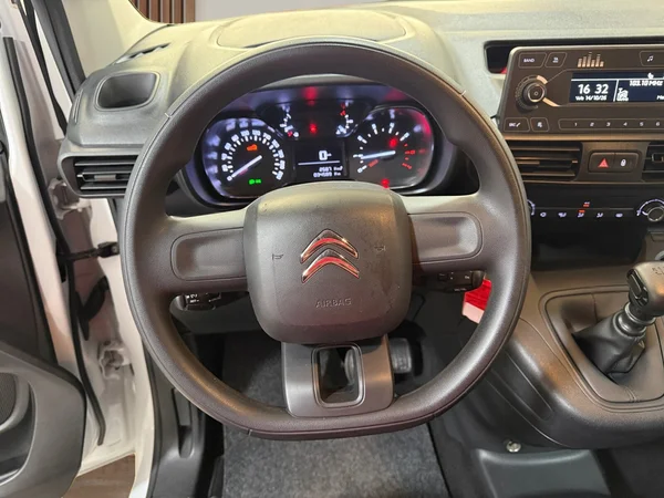 Citroen Berlingo (2022) — foto 6 van 25