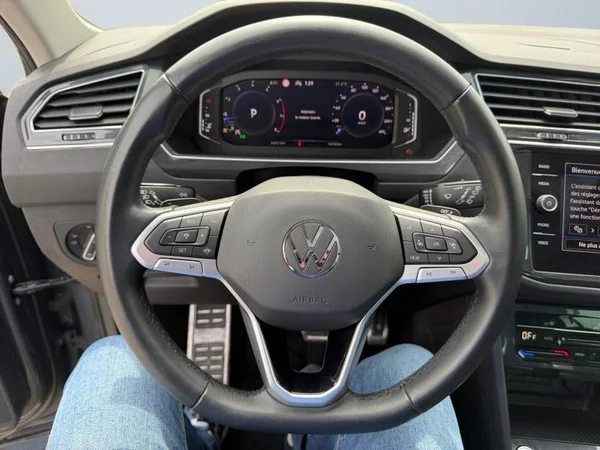 VOLKSWAGEN Tiguan (2021) — foto 27 van 29