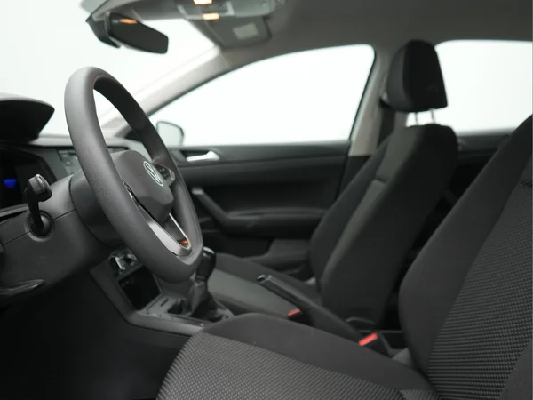 VOLKSWAGEN Polo (2022) — foto 35 van 36